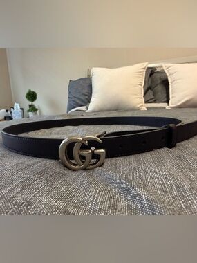 Gucci Black Leather Skinny Belt with Silver Double G Buckle Sz 90